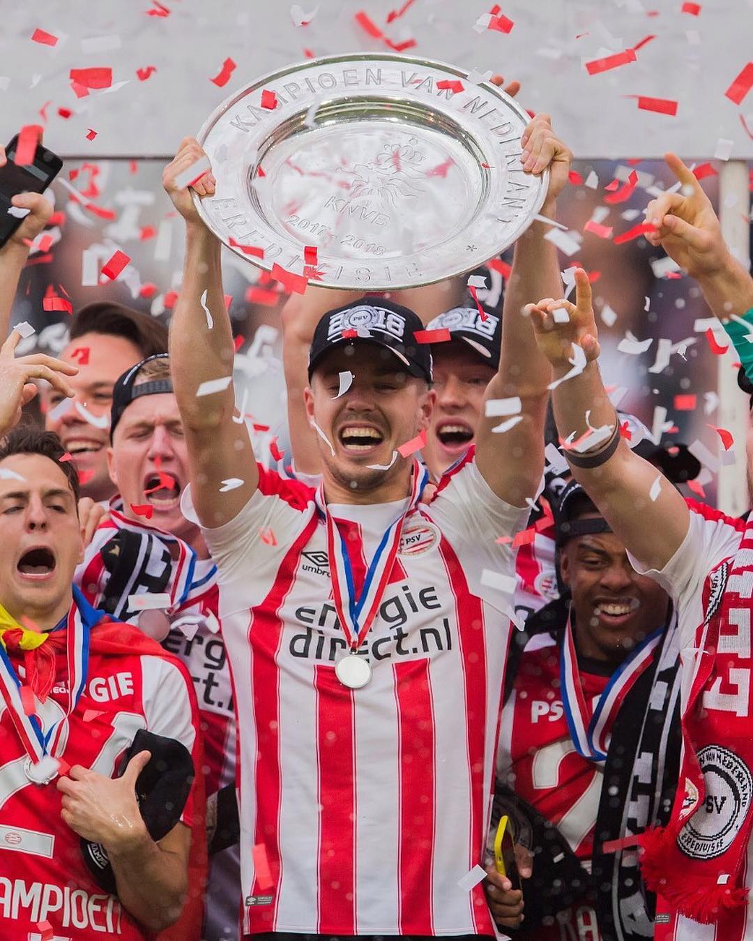 LOLS赛事网站 -赛后荷甲焦点战,夏洛特黄蜂更衣室发声,悬念犹存,心理建设被强调(艾曲波帕为什么要吃六个月)