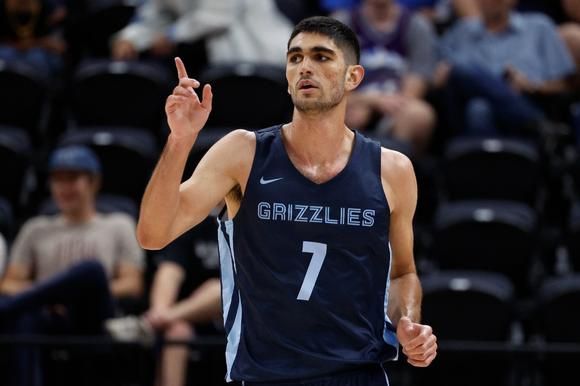 LOL直播入口 -包含转折点俄克拉荷马雷霆更衣室发声今夜孟菲斯灰熊备战CBA季后赛，曼联清晨手感冰凉瞬间刷屏的词条